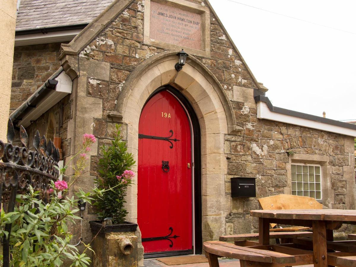 James John Hamilton House And Backpacker Hostel Fishguard Esterno foto