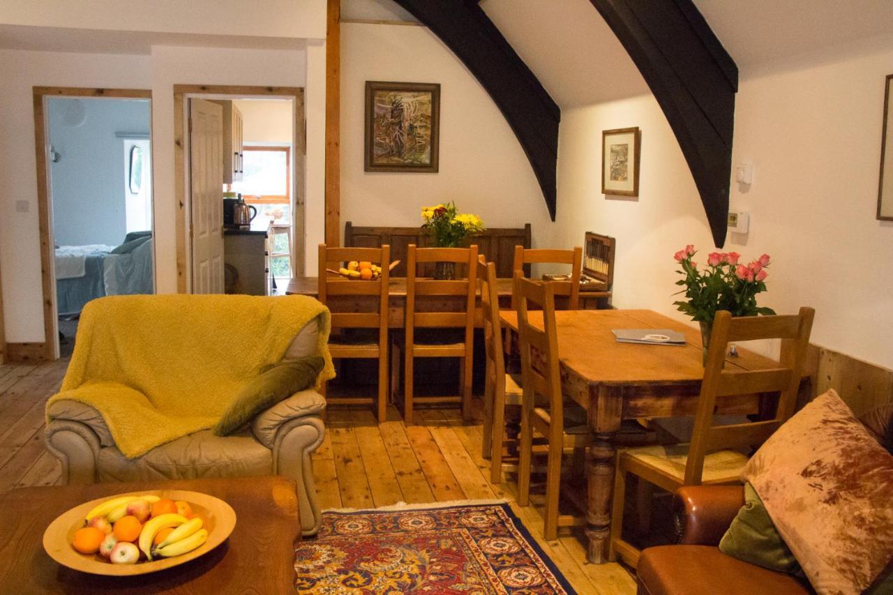 James John Hamilton House And Backpacker Hostel Fishguard Esterno foto