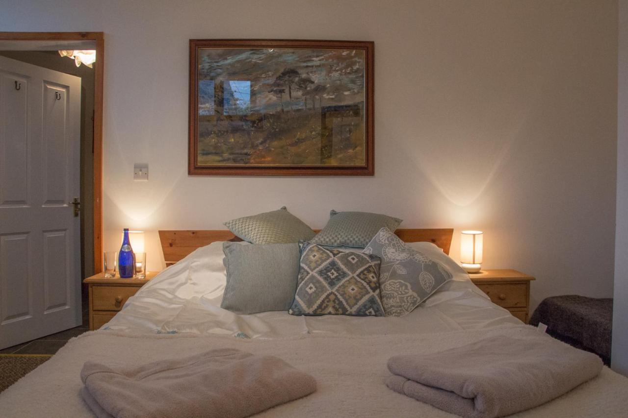 James John Hamilton House And Backpacker Hostel Fishguard Esterno foto