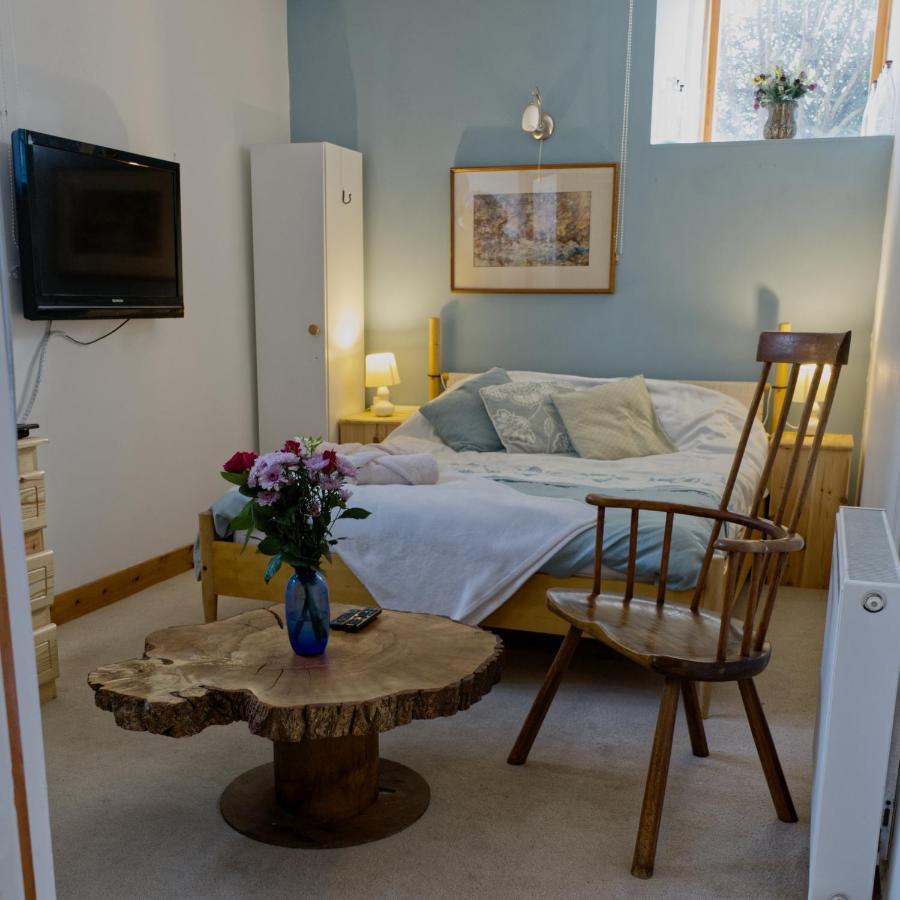 James John Hamilton House And Backpacker Hostel Fishguard Esterno foto